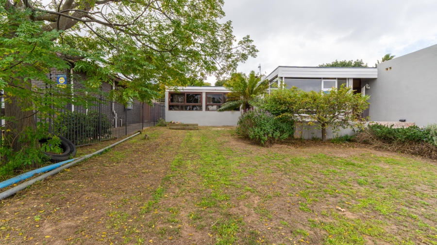 4 Bedroom Property for Sale in Loevenstein Western Cape